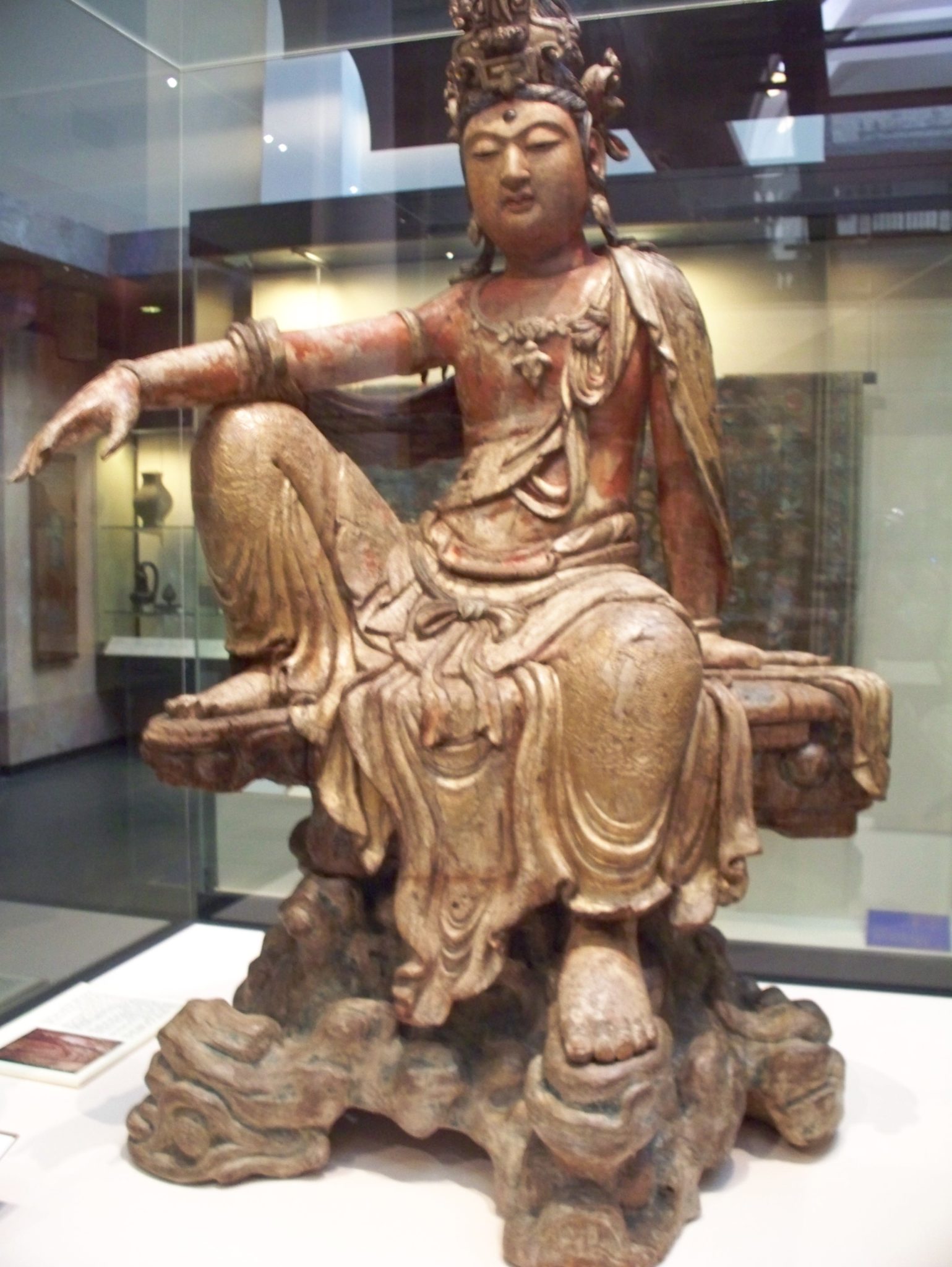 Guanyin with knee up