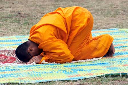 prostrated_monk